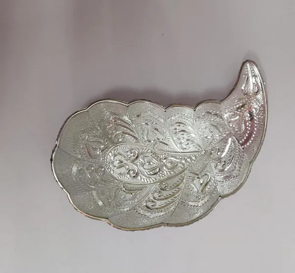 Silver_Plastic_Serving_Tray_For_Home_Decor