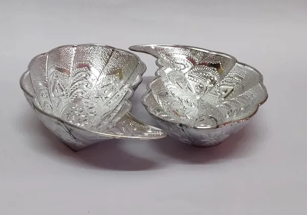 Silver_Plastic_Serving_Tray_For_Home_Decor