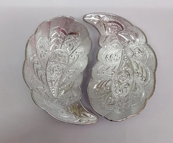 Silver_Plastic_Serving_Tray_For_Home_Decor