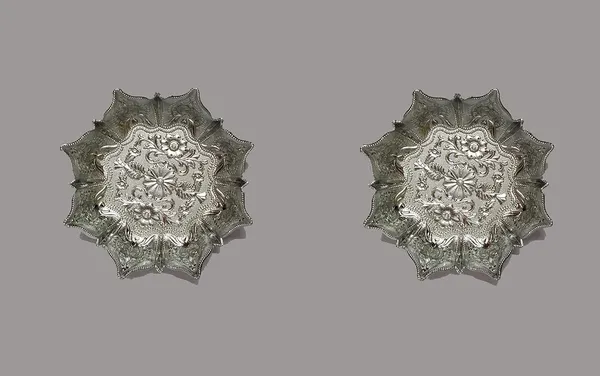 Silver_Plastic_Serving_Tray_For_Home_Decor