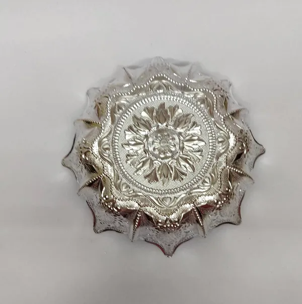Silver_Plastic_Serving_Tray_For_Home_Decor