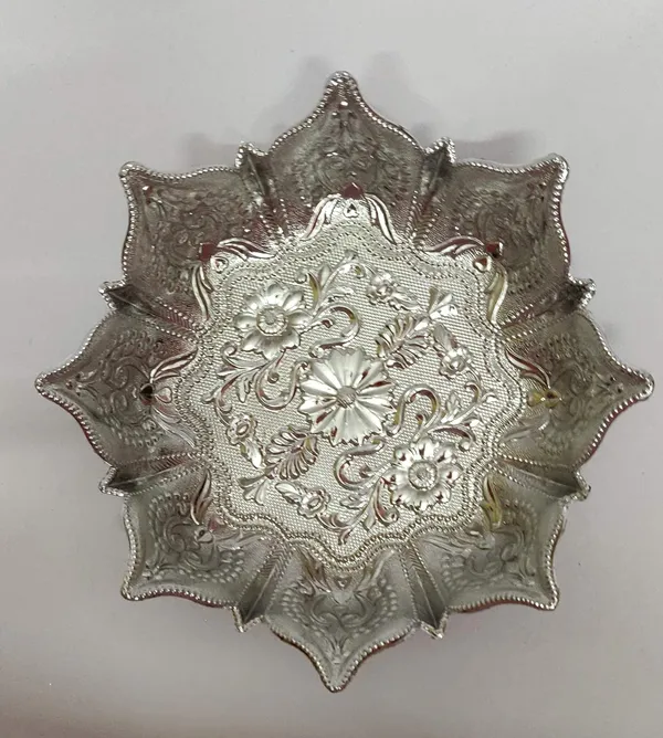 Brown_Plastic_Serving_Tray_For_Home_Decor