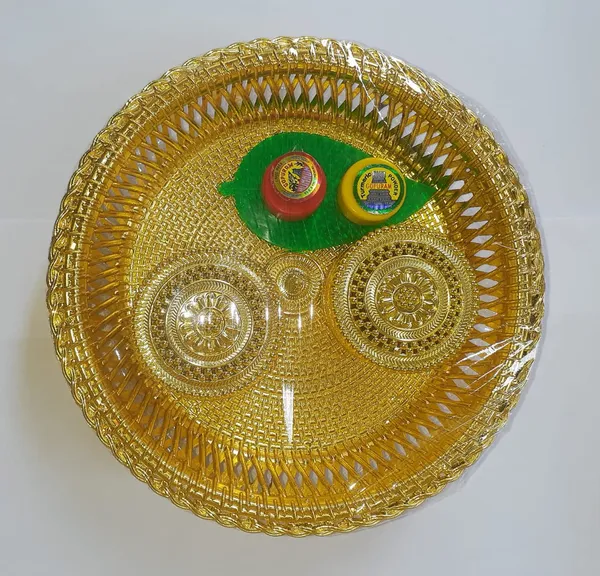 Gold_Plastic_Serving_Tray_For_Home_Decor