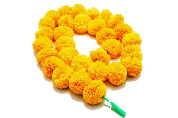 Yellow_Plastic_Garland_For_Home_Decor