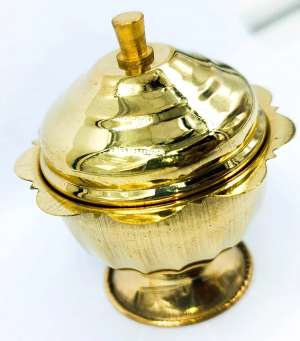 Gold_Brass_Kumkum_Box_For_Home_Decor