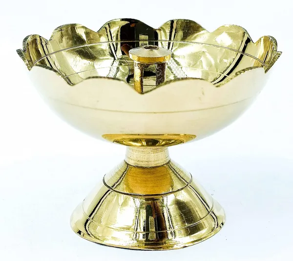 Gold_Metal_Brass_Diya_For_Home_Decor