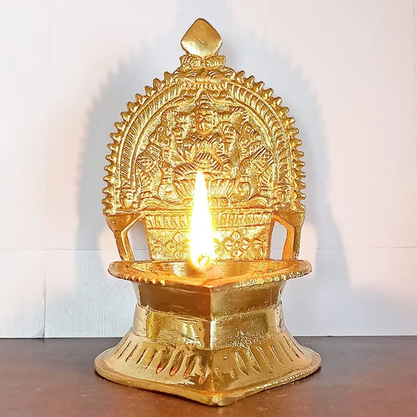 Gold_Brass_Diya_And_Oil_Lamp_For_Home_Decor