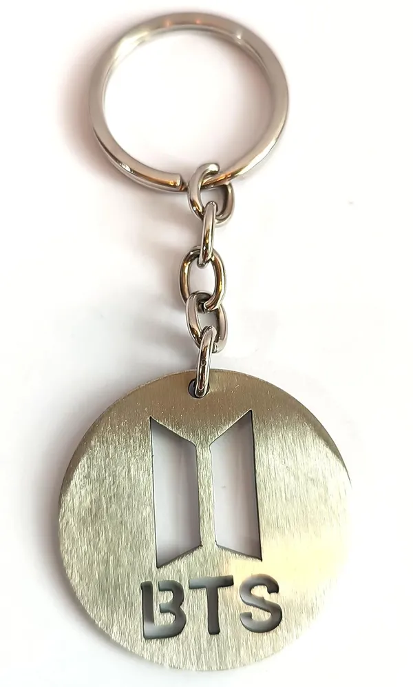 Red_Metal_Keychain_For_Home_Decor_Pack_Of_1