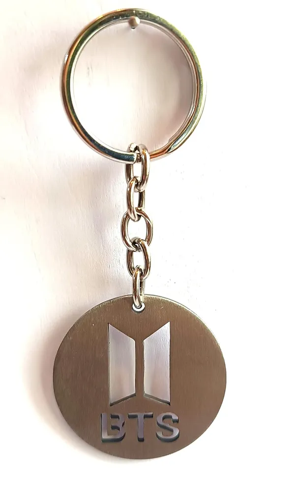 Red_Metal_Keychain_For_Home_Decor_Pack_Of_1