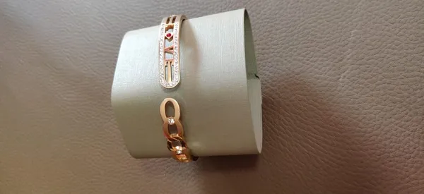 Gold_Metal_Bracelet_For_Home_Decor