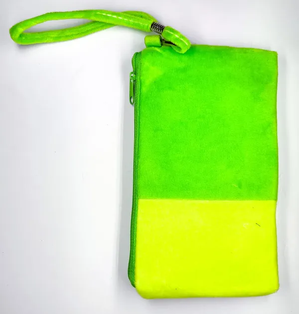 Green_Polyester_Pouch_For_Women