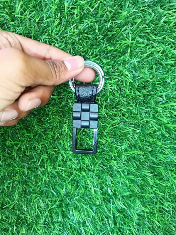 Black_Metal_Keychain_For_Home_Decor