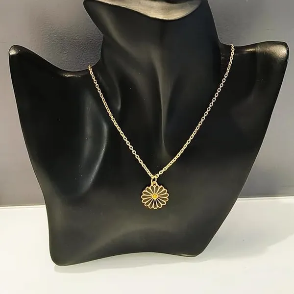 Gold_Metal_Necklace_For_Women