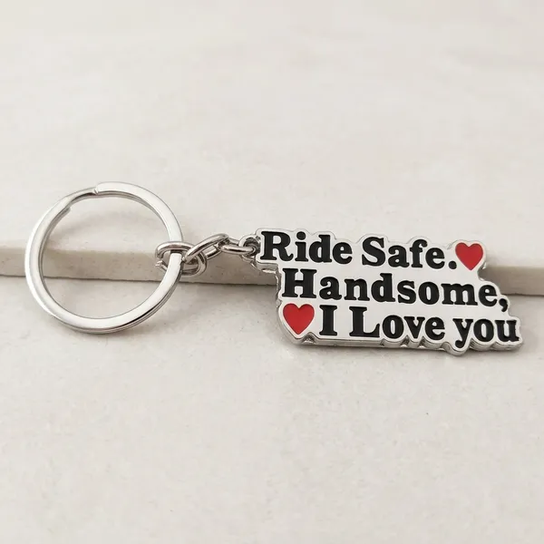 Silver_Metal_Keychain_For_Home_Decor