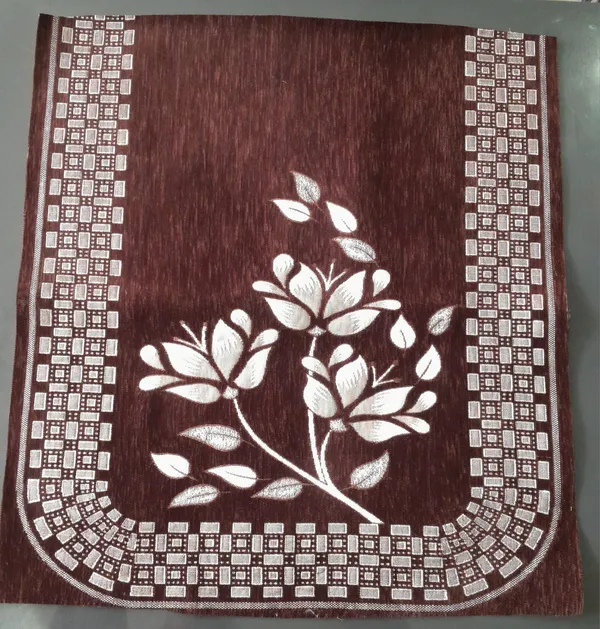 Brown_And_White_Chenille_Sofa_Cover_For_Home_Furnishing