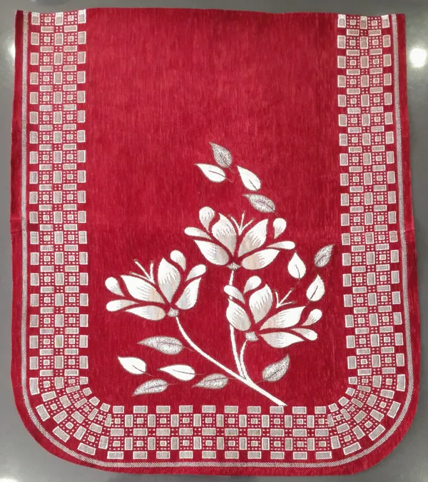 Red_And_White_Chenille_Sofa_Cover_For_Home_Furnishing