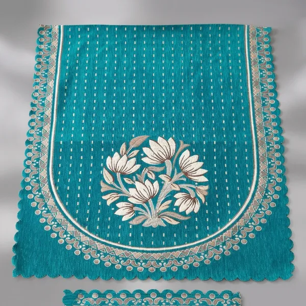 Blue_And_White_Chenille_Sofa_Cover_For_Home_Furnishing