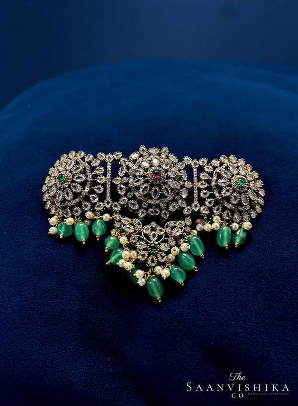 Full_Moon_Victorian_Choker_With_Earrings