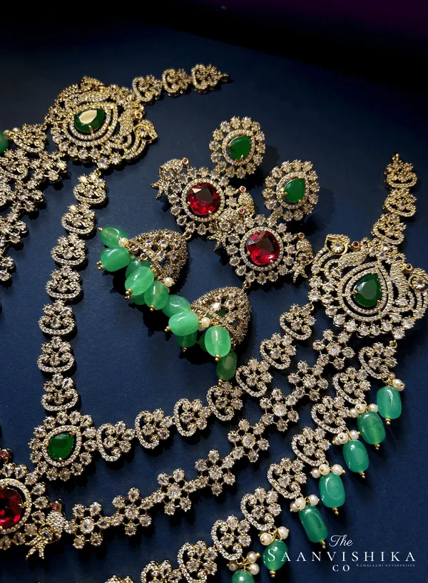 Green_Alloy_Triple_Gemstone_Beads_Diamond_Necklace_For_Women