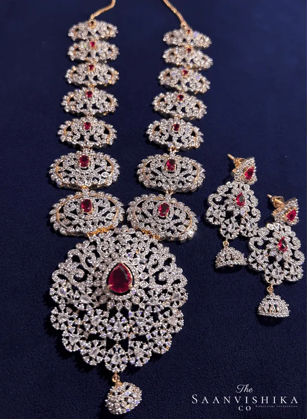 Red_Alloy_Grand_Pendant_Diamond_Necklace_For_Women