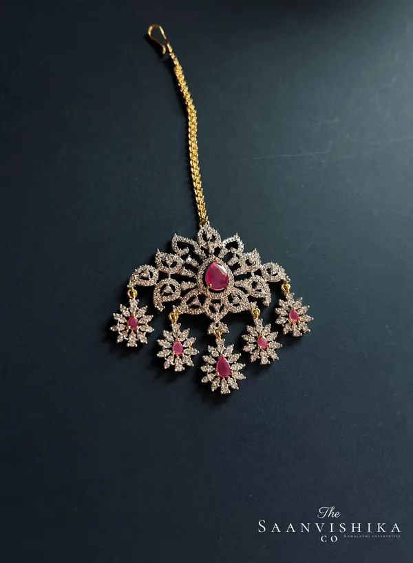 Red_Alloy_Blend_Diamond_Flower_Maang_Tikka_For_Women