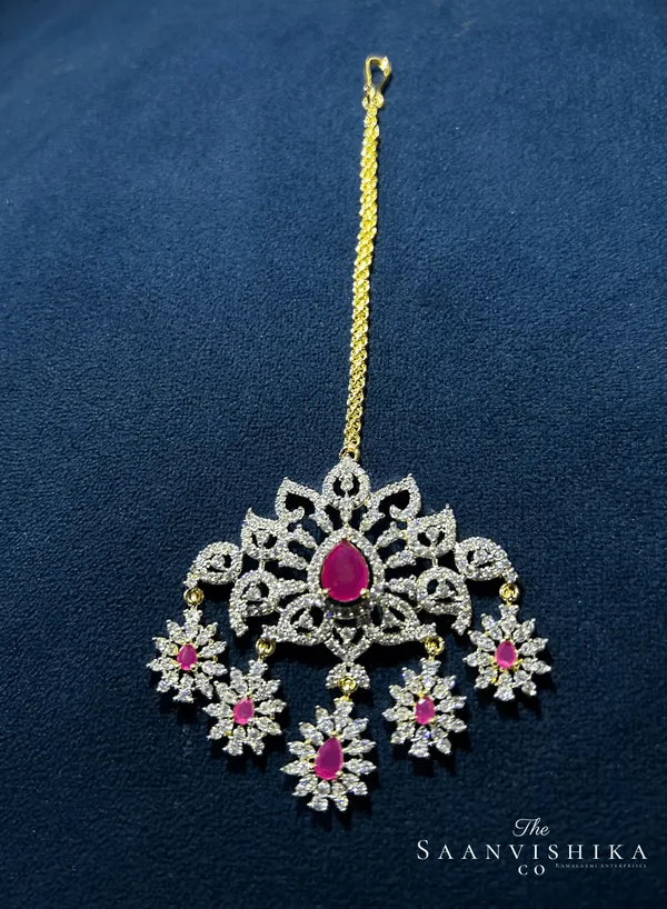 Red_Alloy_Blend_Diamond_Flower_Maang_Tikka_For_Women