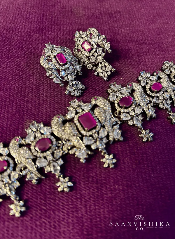 Red_Alloy_Victorian_Parrot_Choker_Necklace_For_Women