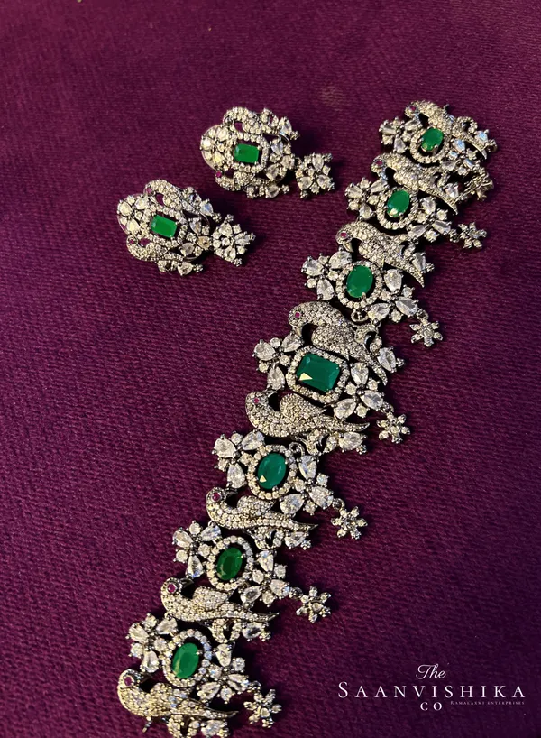 Green_Alloy_Victorian_Parrot_Choker_Necklace_For_Women