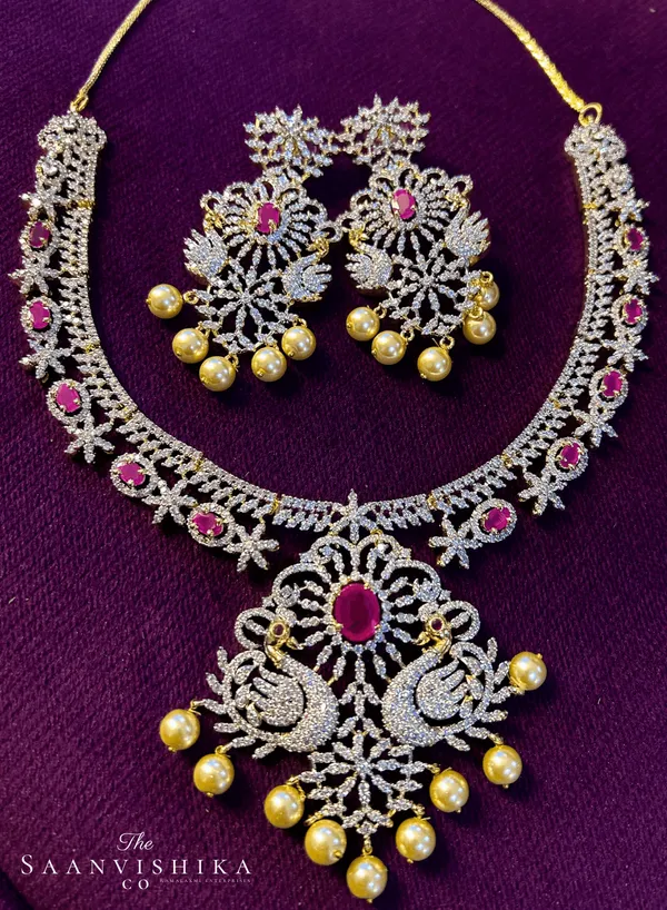 Red_Alloy_Double_Swan_Pearl_Necklace_For_Women
