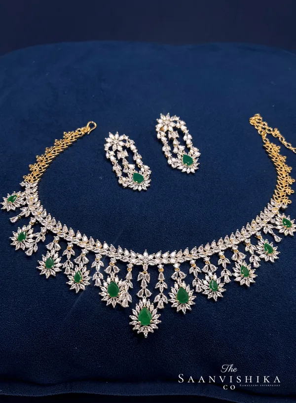 Green_Alloy_Droplet_Necklace_With_Earrings_For_Women