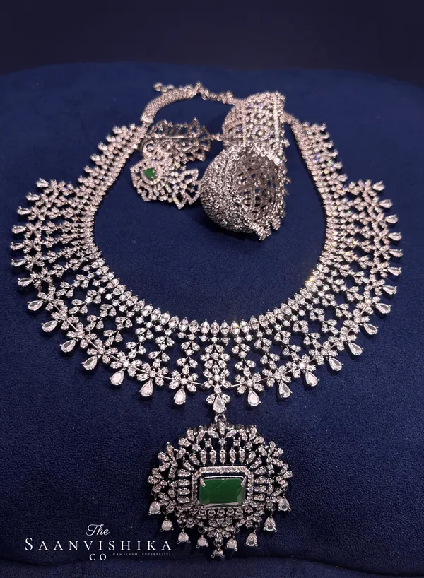 Green_Alloy_Detachable_Pendant_Diamond_Necklace_With_Earrings_For_Women