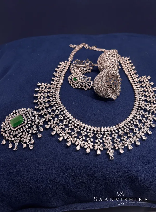 Green_Alloy_Detachable_Pendant_Diamond_Necklace_With_Earrings_For_Women
