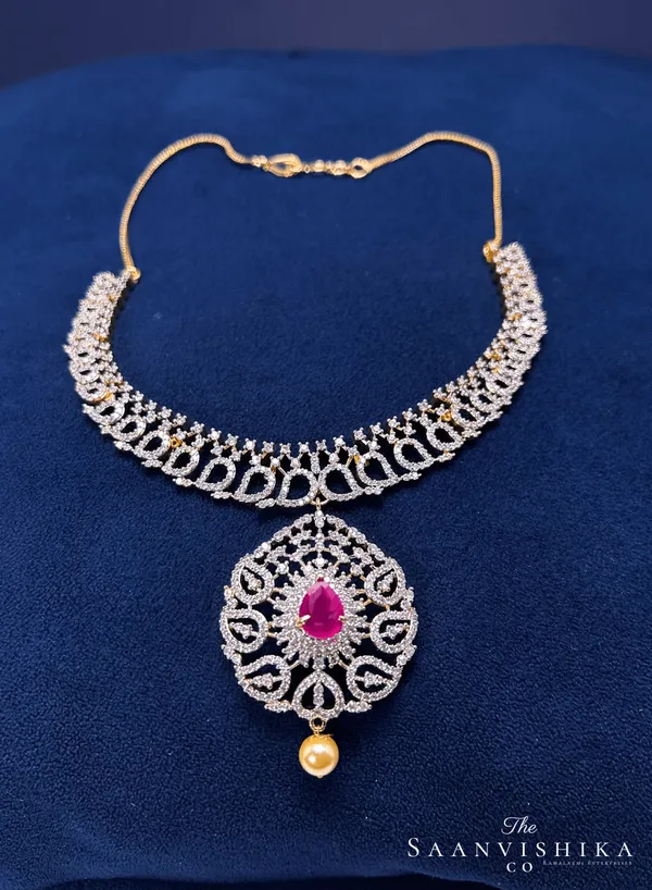 Silver_Alloy_Blend_Pearl_Diamond_Pendant_Necklace_For_Women