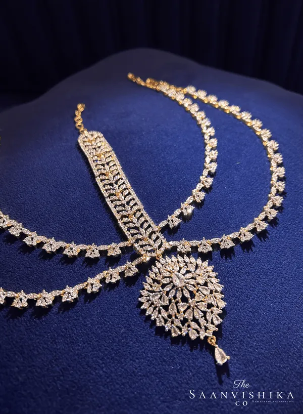 Golden_Alloy_Bridal_Maang_Tikka_For_Women
