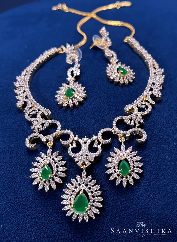 Modern_Triple_Gemstone_Hexa_Necklace_Emerald