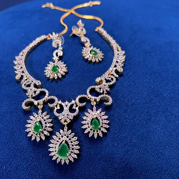 Modern_Triple_Gemstone_Hexa_Necklace_Emerald