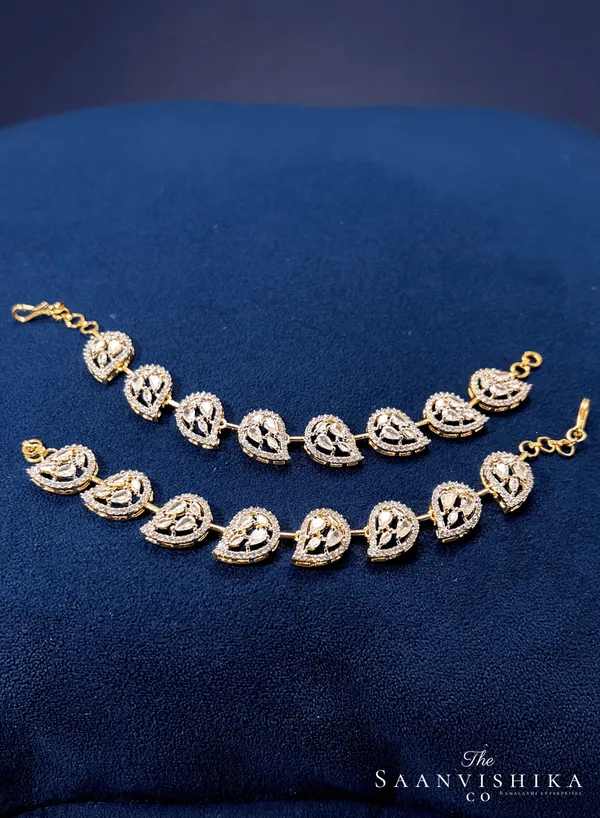 Golden_Alloy_Blend_Mango_Diamond_Bridal_Ear_Chain_For_Women