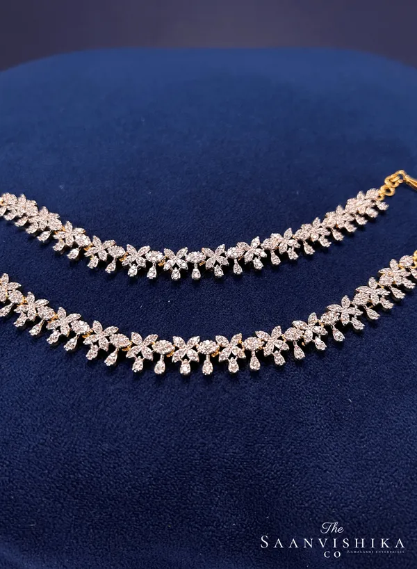 Golden_Alloy_Floral_Bridal_Earchain_For_Women