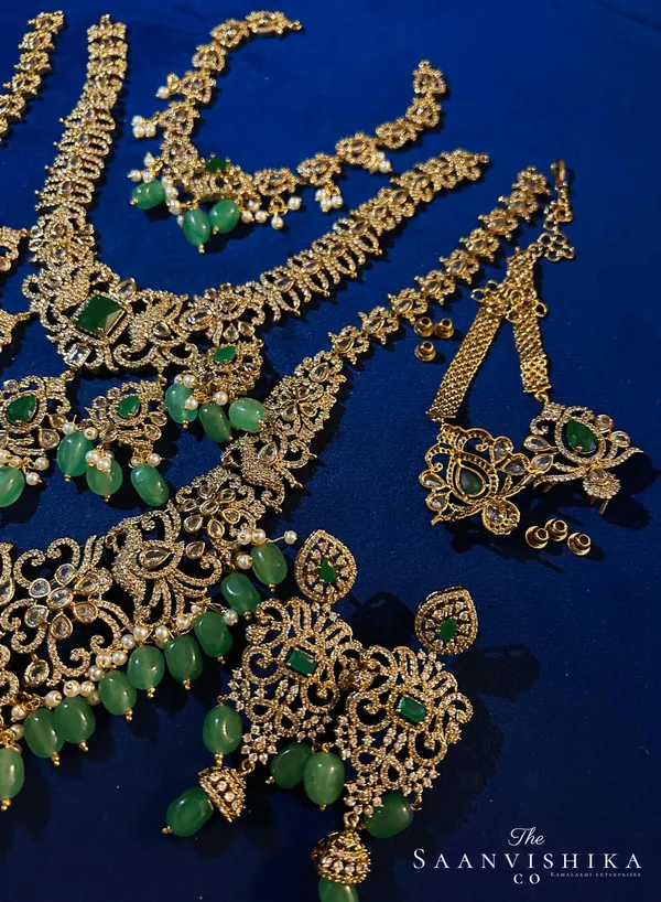 Green_Alloy_Blend_Peacock_Detachable_Bridal_Jewellery_Set_For_Women