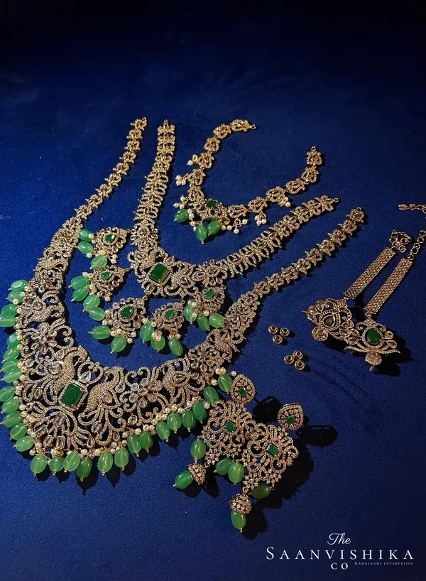 Green_Alloy_Blend_Peacock_Detachable_Bridal_Jewellery_Set_For_Women