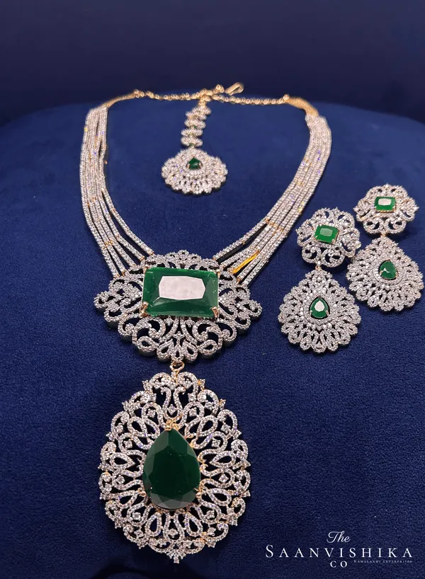 Multicolor_Alloy_Uncut_Emerald_Diamond_Replica_Haram_Set_For_Women