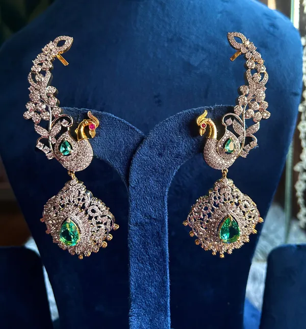 Multicolor_Alloy_Bridal_Peacock_Earcuffs_For_Women