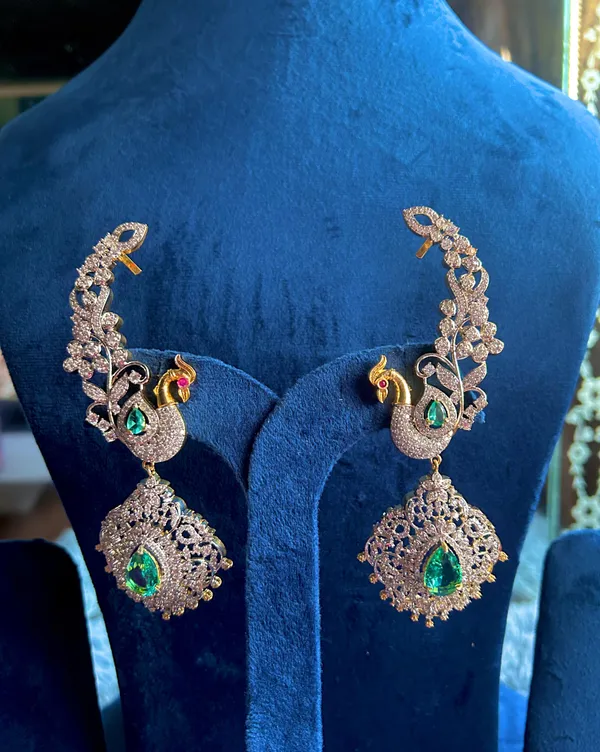 Multicolor_Alloy_Bridal_Peacock_Earcuffs_For_Women