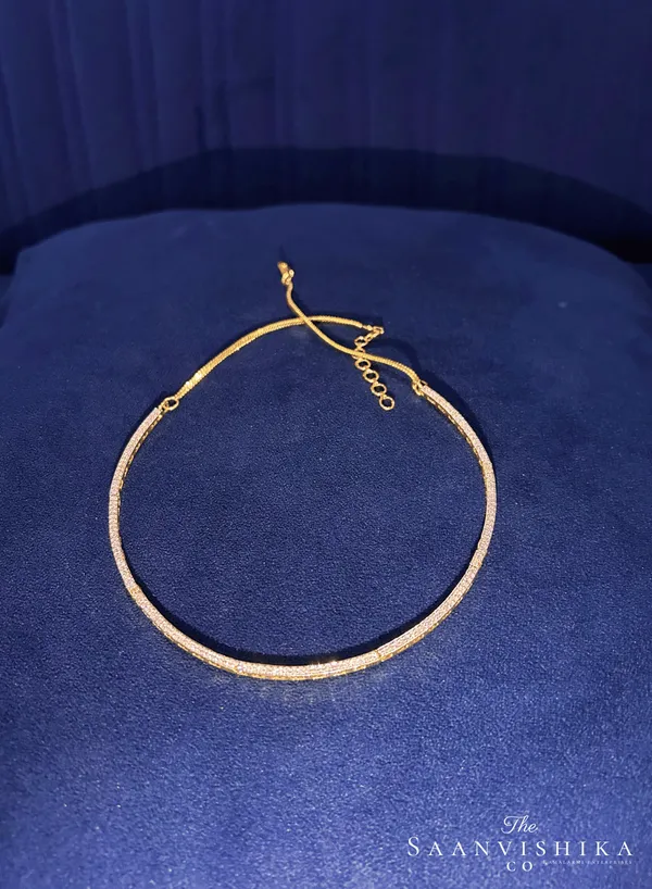 Golden_Alloy_Flexible_American_Diamond_Kante_Necklace_For_Women