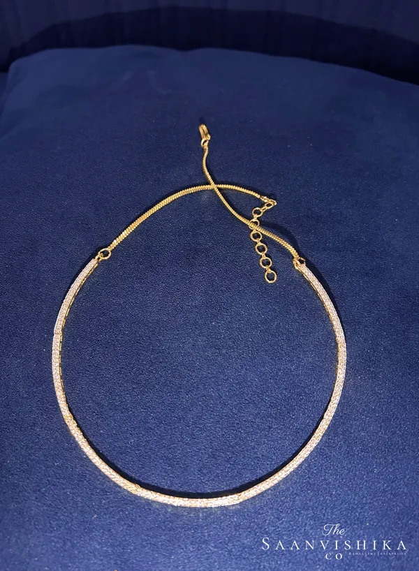 Golden_Alloy_Flexible_American_Diamond_Kante_Necklace_For_Women
