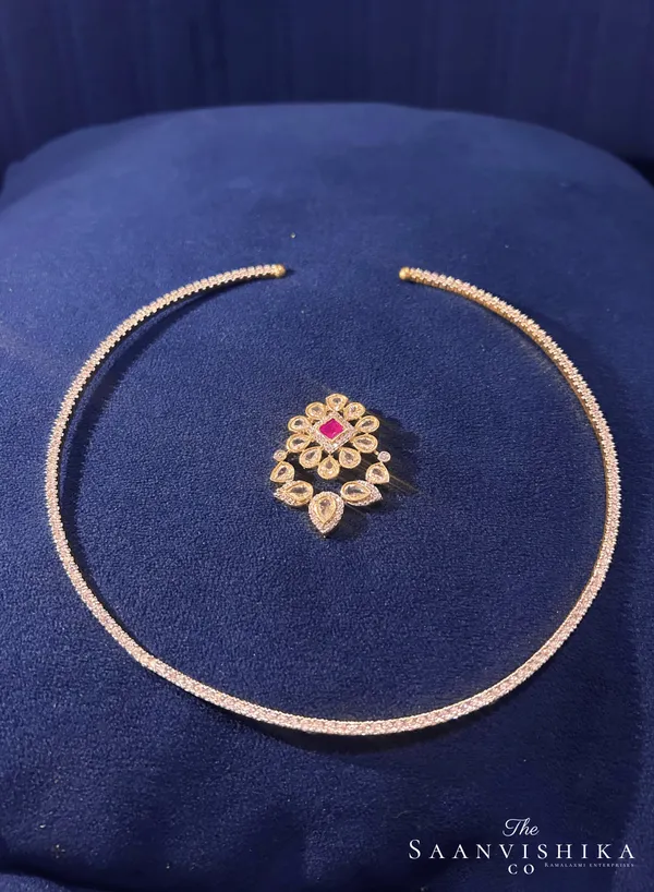 Golden_Alloy_Detachable_Pendant_Kante_Necklace_For_Women