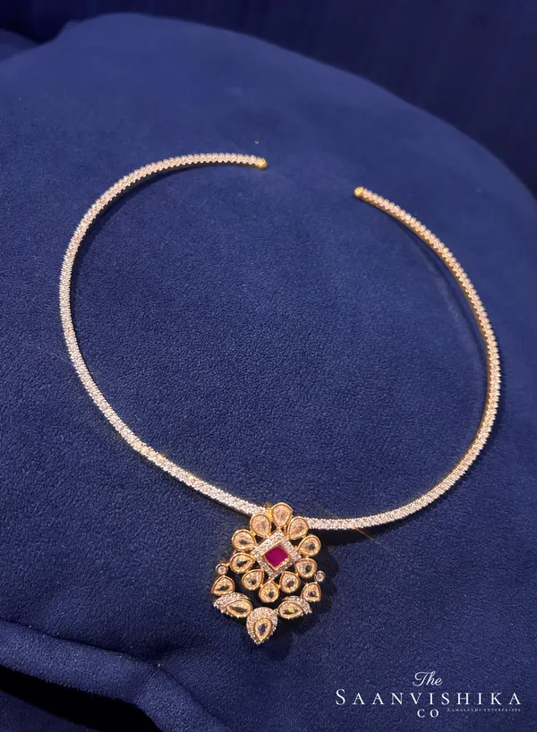 Golden_Alloy_Detachable_Pendant_Kante_Necklace_For_Women