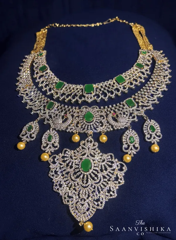 Green_Alloy_5-In-1_Bridal_Necklace_Set_For_Women