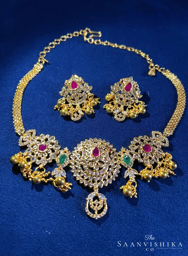 Designer_Gold_Short_Necklace