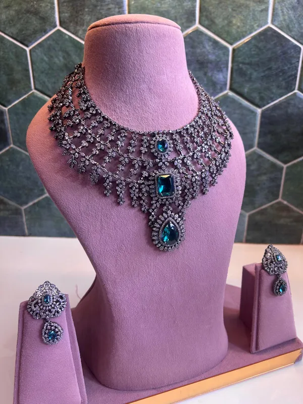Sea_Green_Alloy_Bridal_Triple_Gemstone_Cz_Diamond_Necklace_Set_For_Women